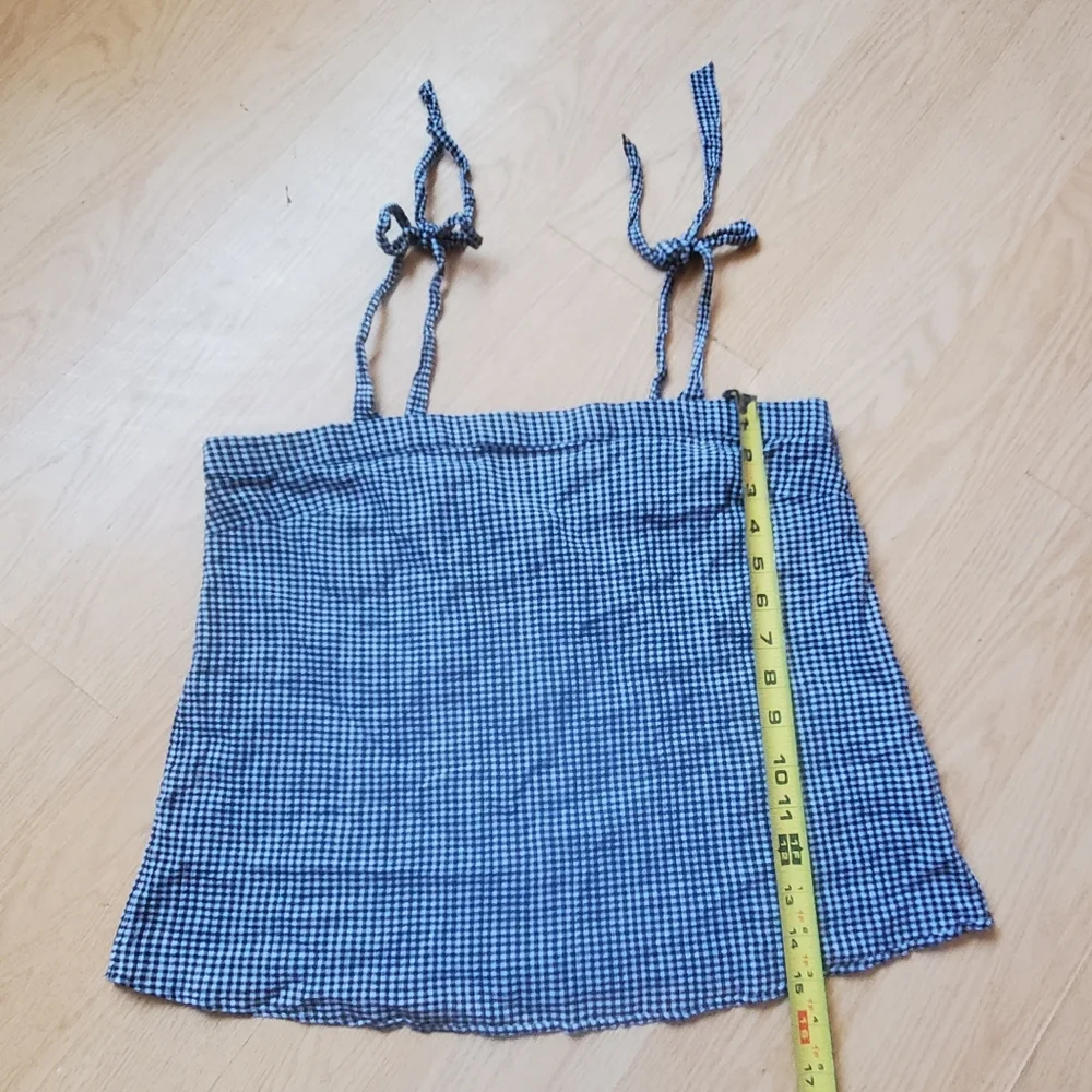 J. Crew Woman's Spaghetti Tie Strap Crop Top Size M. - Picture 3 of 8